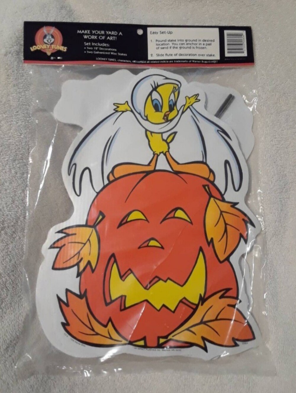 Vintage Looney tunes Two Halloween yard stakes